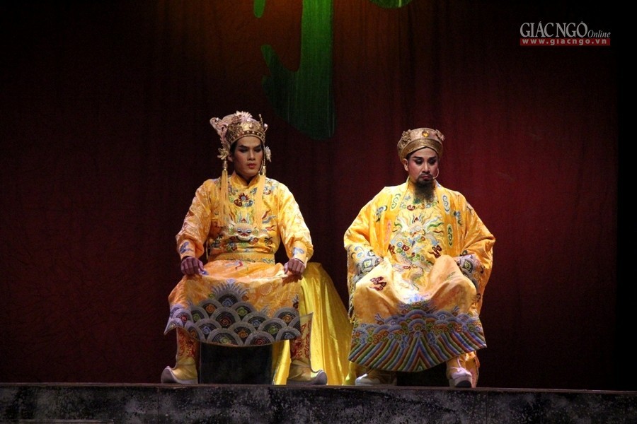 Trình diễn vở cải lương "Vua Phật" mừng Đại hội ảnh 3 1 vphat07.jpg