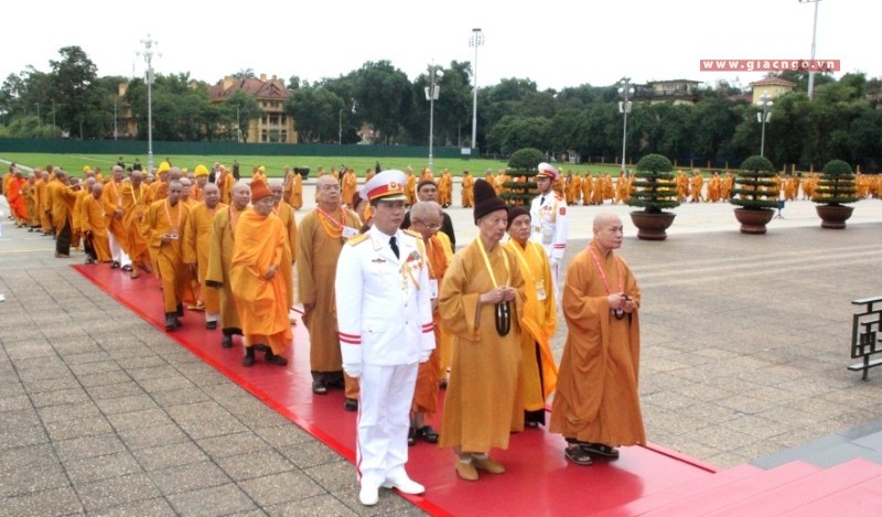 Viếng lăng Chủ tịch Hồ Chí Minh ảnh 10 10.jpg