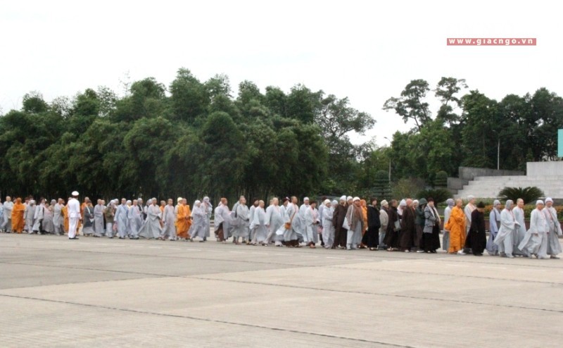 Viếng lăng Chủ tịch Hồ Chí Minh ảnh 13 14.jpg