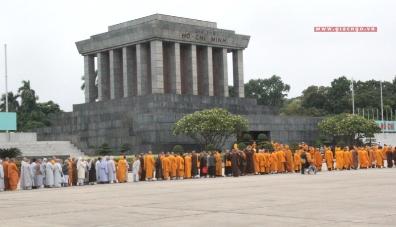 Viếng lăng Chủ tịch Hồ Chí Minh ảnh 15 16.jpg