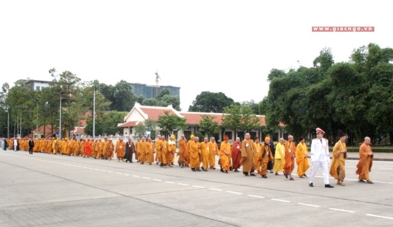 Viếng lăng Chủ tịch Hồ Chí Minh ảnh 6 6.jpg