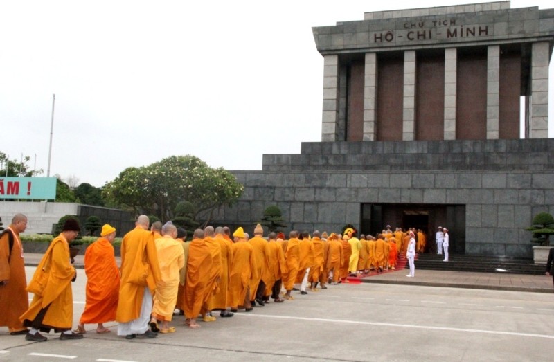 Viếng lăng Chủ tịch Hồ Chí Minh ảnh 7 7.jpg