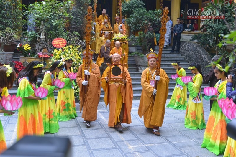 Lễ cầu nguyện trước giờ khai mạc Đại hội VIII ảnh 13 w cn 11.jpg