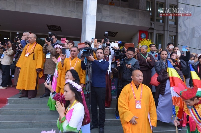 Lễ cầu nguyện trước giờ khai mạc Đại hội VIII ảnh 23 w cn 19.jpg