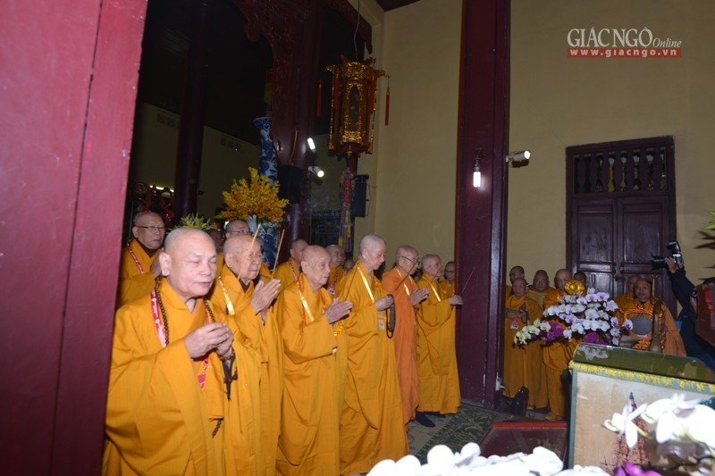 Lễ cầu nguyện trước giờ khai mạc Đại hội VIII ảnh 7 w cn 5.jpg