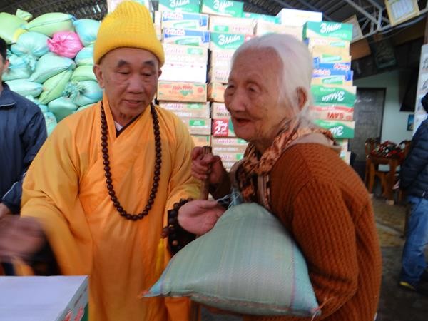 Tổ đình Linh Quang rót đồng đúc tượng và chuông ảnh 3 DSC01209 - Copy.jpg
