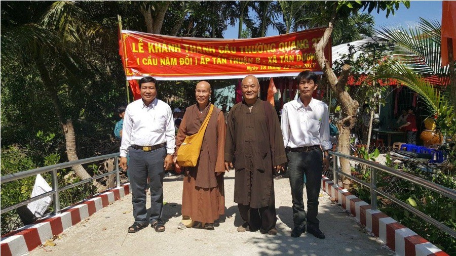 Khánh thành cầu nông thôn & hỗ trợ người nghèo ảnh 2 tt.jpg