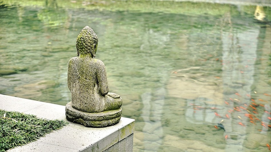 Buddha-reflecting.jpg
