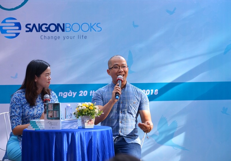 Giao lưu, ra mắt sách “Như mây thong dong” ảnh 2 a rmat 5.jpg