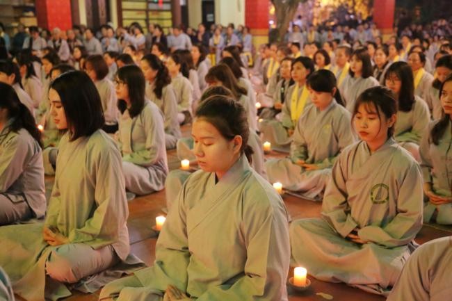 Đêm hoa đăng kỷ niệm Phật thành đạo ở Hà Nội ảnh 16 a chuabang 1.jpg