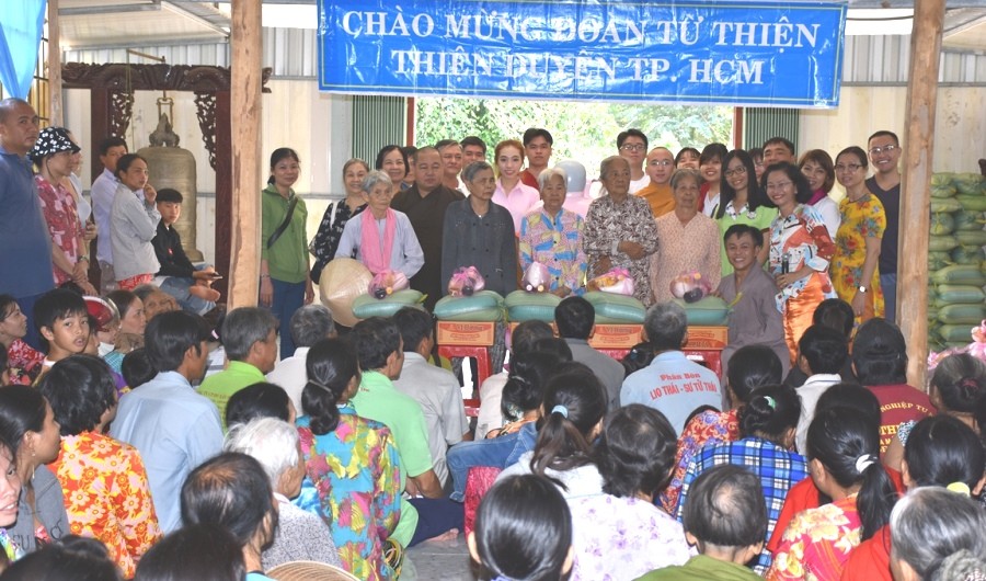 PHAT QUA CHUA PHUOC TRUONG (1).jpg