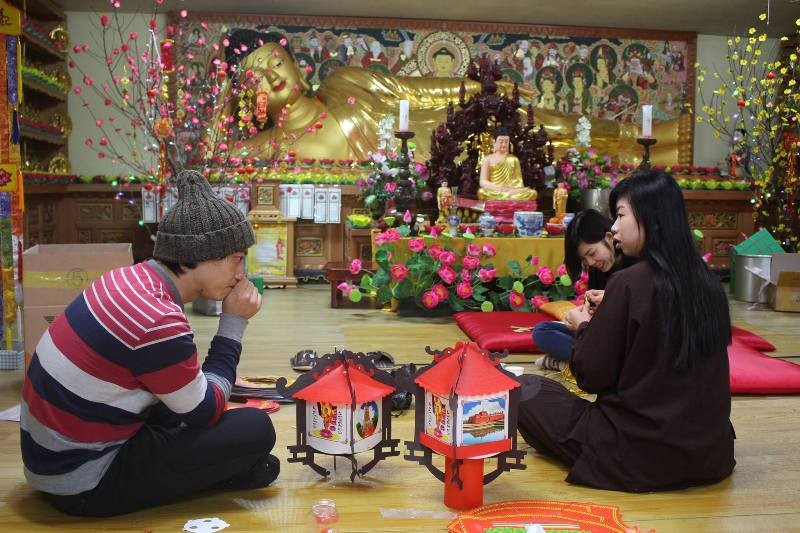 Chùm ảnh: Chùa Việt nhiều nơi đón Tết ảnh 15 H_nh 15.jpg