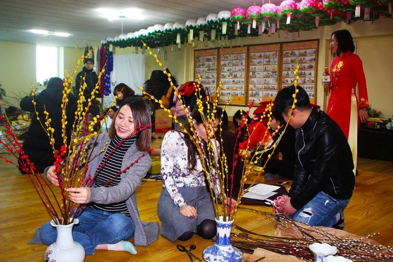 Chùm ảnh: Chùa Việt nhiều nơi đón Tết ảnh 16 H_nh 16.jpg