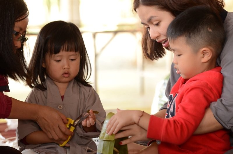 Chùm ảnh: Chùa Việt nhiều nơi đón Tết ảnh 4 H_nh 4.jpg