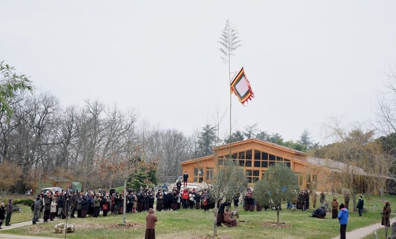 Chùm ảnh: Chùa Việt nhiều nơi đón Tết ảnh 6 H_nh 6.jpg