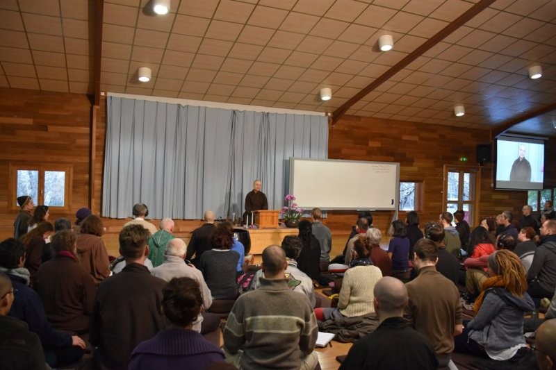 Chùm ảnh: Chùa Việt nhiều nơi đón Tết ảnh 7 H_nh 7.jpg