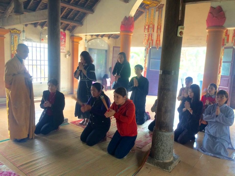 Người dân xứ Nghệ lễ Phật rằm tháng Giêng ảnh 2 huutinh2.jpg