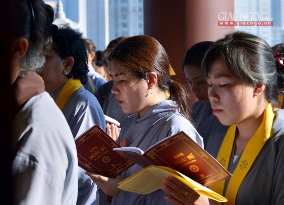 Khai dan Duoc Su - chua Hue nghiem (10).jpg