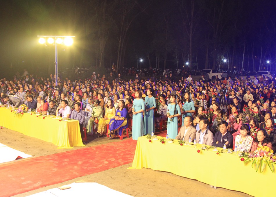 Cả ngàn Phật tử về chùa Đức Hậu cầu an ảnh 4 vinh 4.jpg