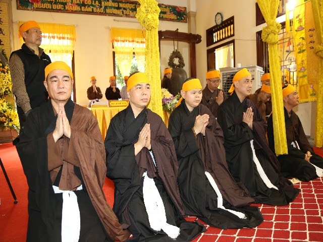 HĐCM, HĐTS viếng tang Đại lão HT.Thích Thanh Sam ảnh 4 img_0293_jpg.jpg