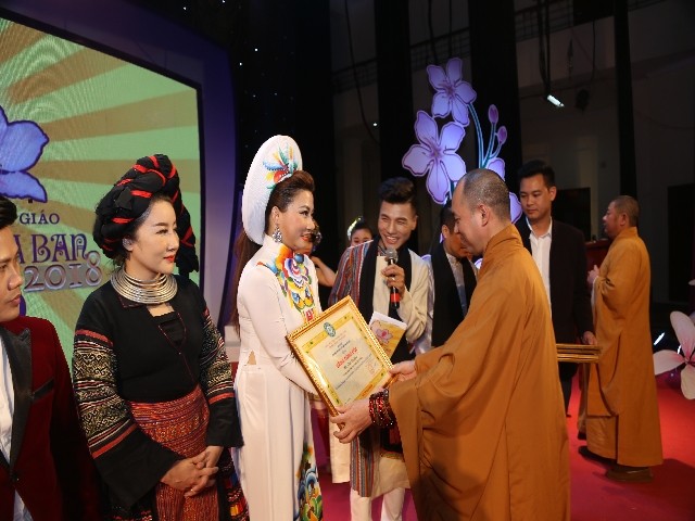 Lễ hội Phật giáo Mùa hoa ban thành công tốt đẹp ảnh 3 img_1828.jpg