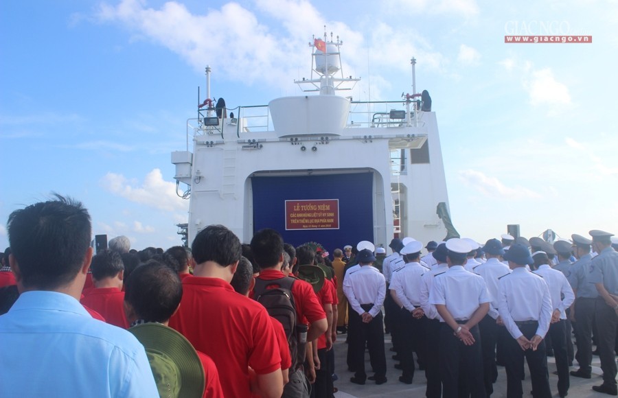 Đoàn công tác TP.HCM thăm Trường Sa, nhà giàn DK1 ảnh 16 16ts.jpg