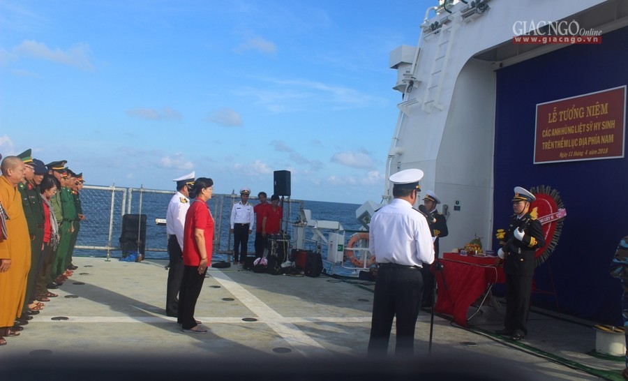 Đoàn công tác TP.HCM thăm Trường Sa, nhà giàn DK1 ảnh 17 17ts.jpg