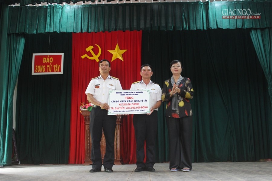 Đoàn công tác TP.HCM thăm Trường Sa, nhà giàn DK1 ảnh 6 6ts.jpg