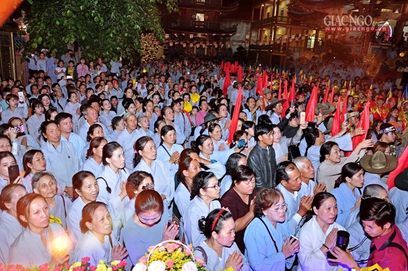 Gia Lai lần đầu rước tôn tượng Đản sanh và Tắm Phật ảnh 11 a glai09.jpg