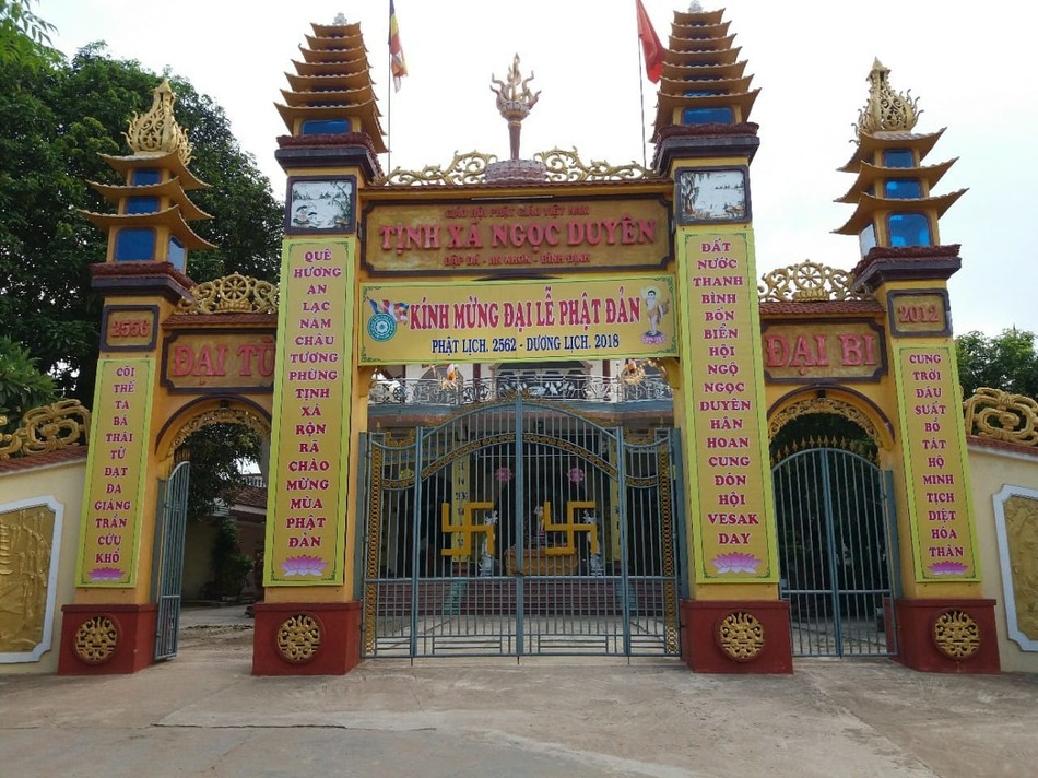 Các chùa đất võ Bình Định đón mừng Phật đản ảnh 20 32941437_1253024281467772_6767483730974998528_n_jpg__nc_cat_0_amp;oh_f668afbe456c40bcaabbd8e535c99e12_amp;oe_5b784071.jpg