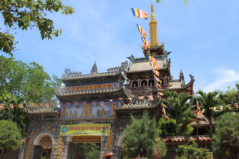 Các chùa đất võ Bình Định đón mừng Phật đản ảnh 6 33029012_1253235778113289_1550783579573714944_n_jpg__nc_cat_0_amp;oh_405e25fc4008f04605ffce5a790f7498_amp;oe_5b7994fa.jpg