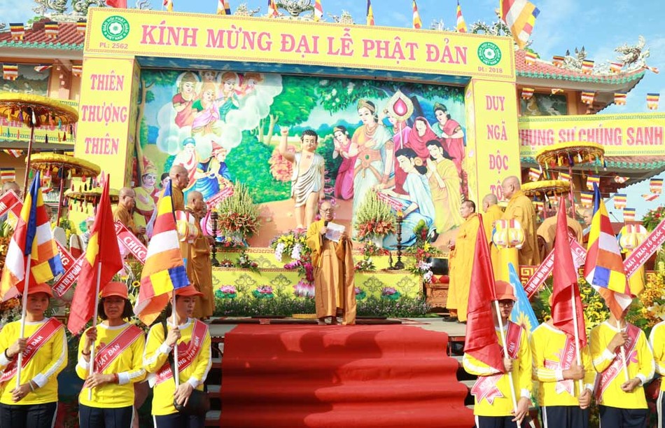 Q.7 tổ chức lễ Phật đản tại chùa Long Hoa ảnh 3 10.jpg