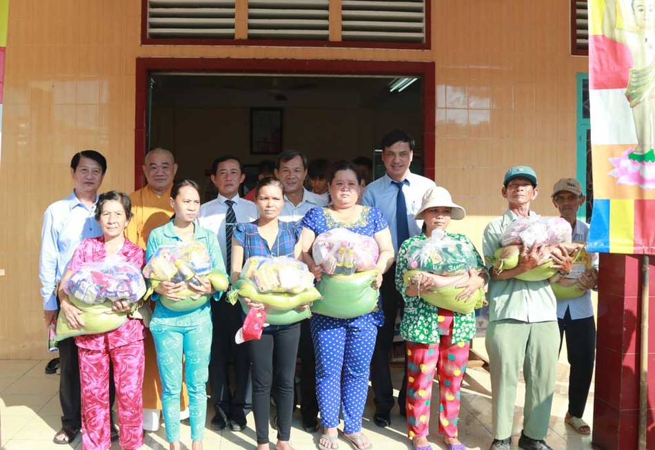 Q.7 tổ chức lễ Phật đản tại chùa Long Hoa ảnh 8 20_.jpg