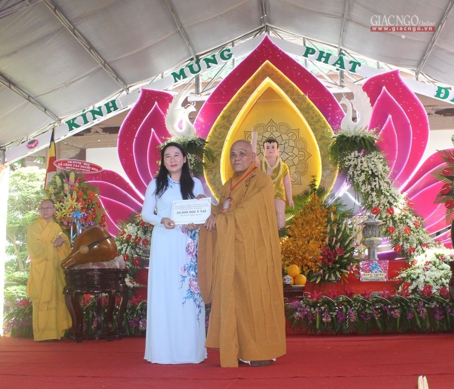 Trang nghiêm Đại lễ Phật đản tại huyện Củ Chi ảnh 6 10cc.jpg