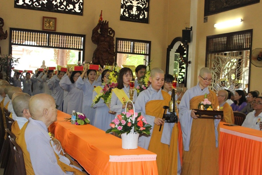 Chư hành giả Tăng Ni Q.12 làm lễ Tự tứ, mãn hạ ảnh 10 13vp.jpg