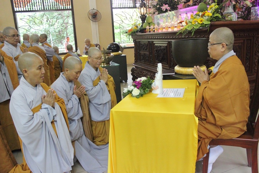 Chư hành giả Tăng Ni Q.12 làm lễ Tự tứ, mãn hạ ảnh 8 5vp.jpg