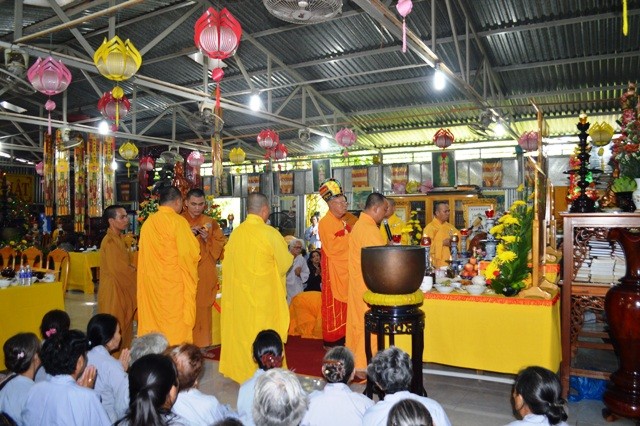 Khánh Hòa: Chùa Thiên Long tổ chức pháp hội Địa Tạng ảnh 1 khai kinh2.jpg