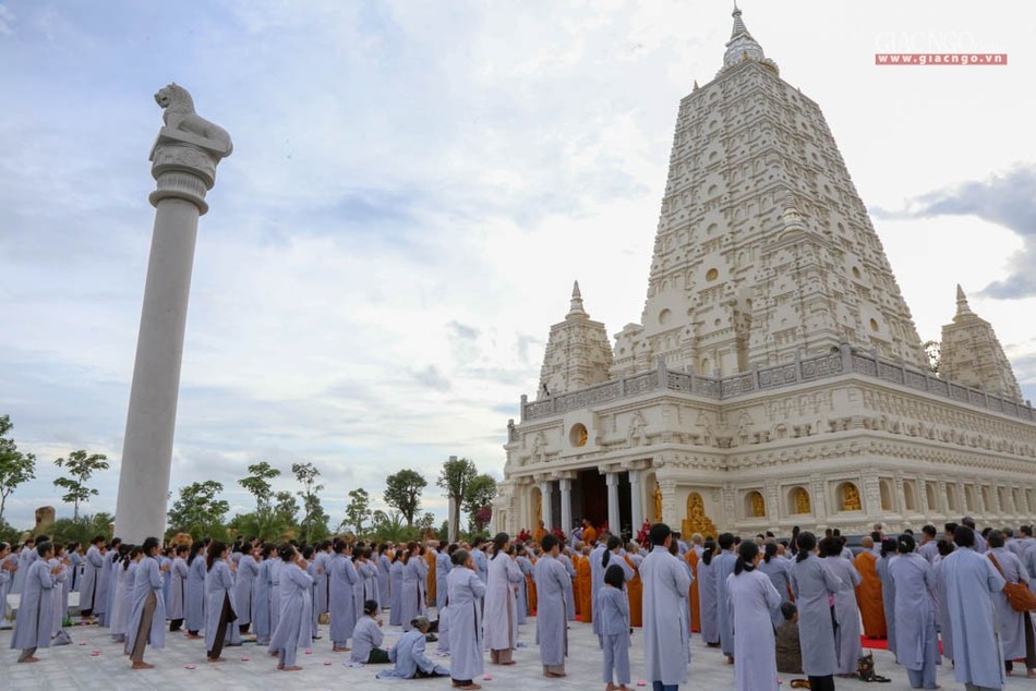 Tiền Giang: Hơn 3 vạn người dự khánh thành Tứ động tâm ảnh 9 27.jpg