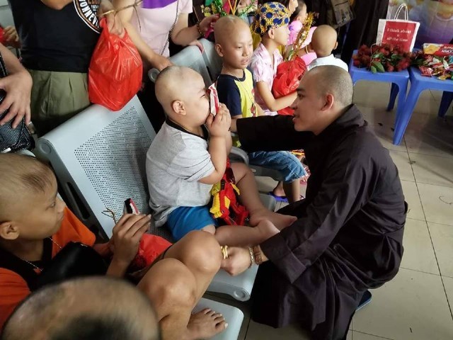 Các chùa, tổ chức từ thiện chăm lo Tết Trung thu ảnh 8 IMG_9986.jpg