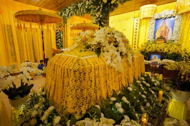 Cung thỉnh kim quan HT.Thích Toàn Đức nhập bảo tháp ảnh 12 DSC4359-640x427.jpg