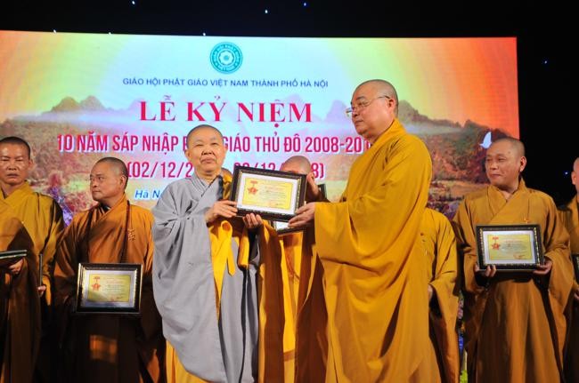Lễ kỷ niệm 10 năm sáp nhập Phật giáo Thủ đô ảnh 9 42.jpg