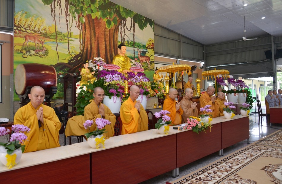 Khoa tu ngay 23-12 (4).JPG