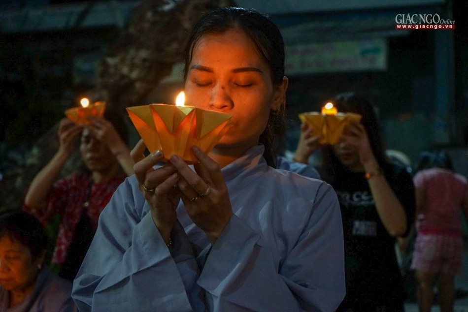 Lễ vía Phật A Di Đà ở chùa Huê Nghiêm, Pháp Võ ảnh 19 7.jpg