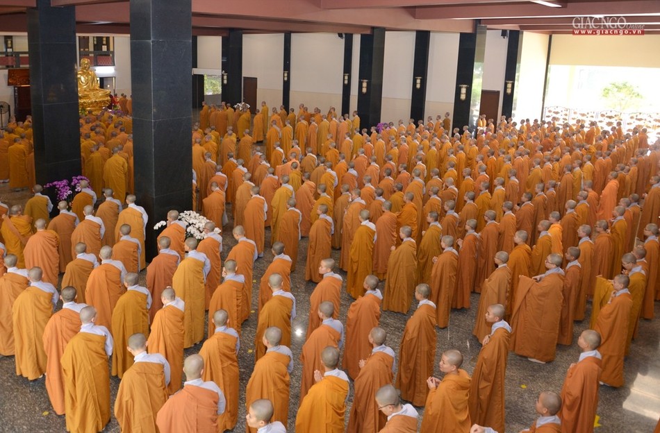 Le via Phat A Di Da - chua Hue Nghiem (3).jpg