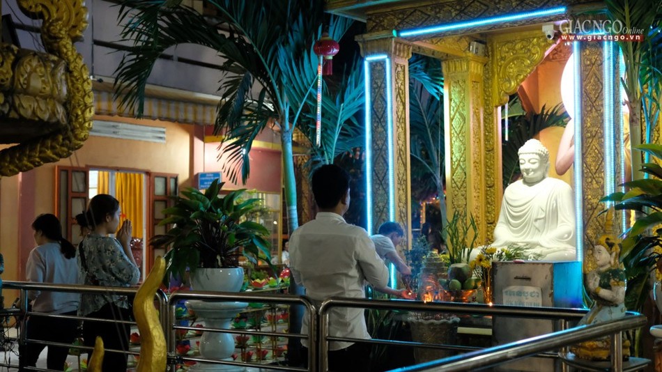 Lễ dâng đèn cầu an đầu năm tại chùa Candaransi ảnh 4 4.jpg