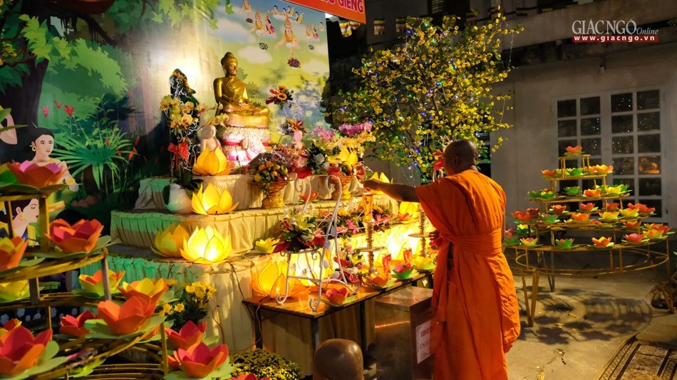 Lễ dâng đèn cầu an đầu năm tại chùa Candaransi ảnh 5 5.jpg