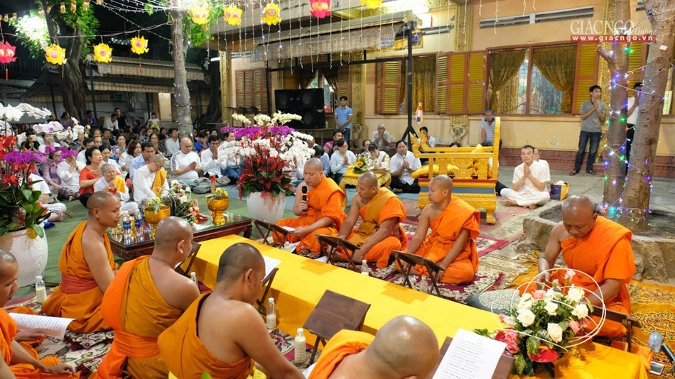 Lễ dâng đèn cầu an đầu năm tại chùa Candaransi ảnh 6 6.jpg