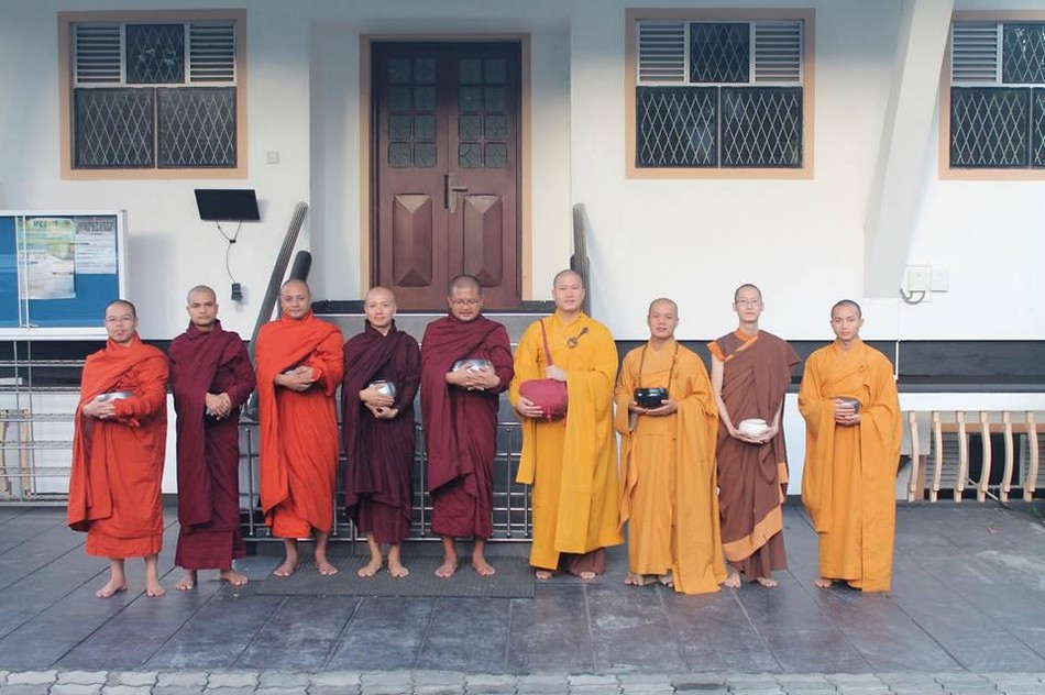 5 suất học bổng bán phần cho Tăng Ni du học Sri Lanka ảnh 1 40644308_1944582758920750_5404564576433864704_n.jpg