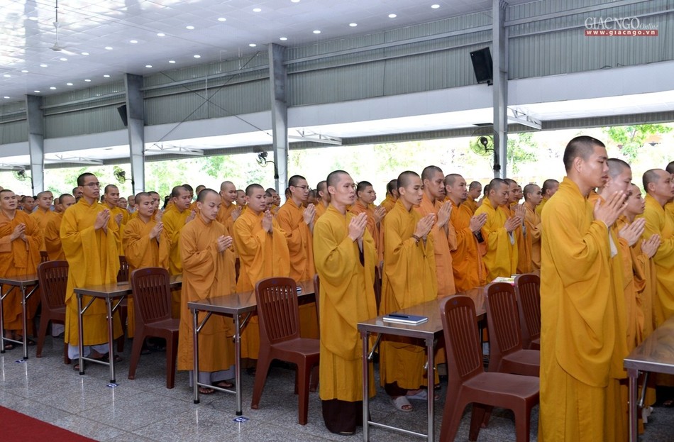 Khoa tu ngay 31-1 (3).JPG