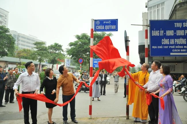 CON NGÕ SÂU DẪN VÀO KHU DÂN CƯ YÊN TĨNH GẦN CHÙA QUỲNH HÀ NỘI